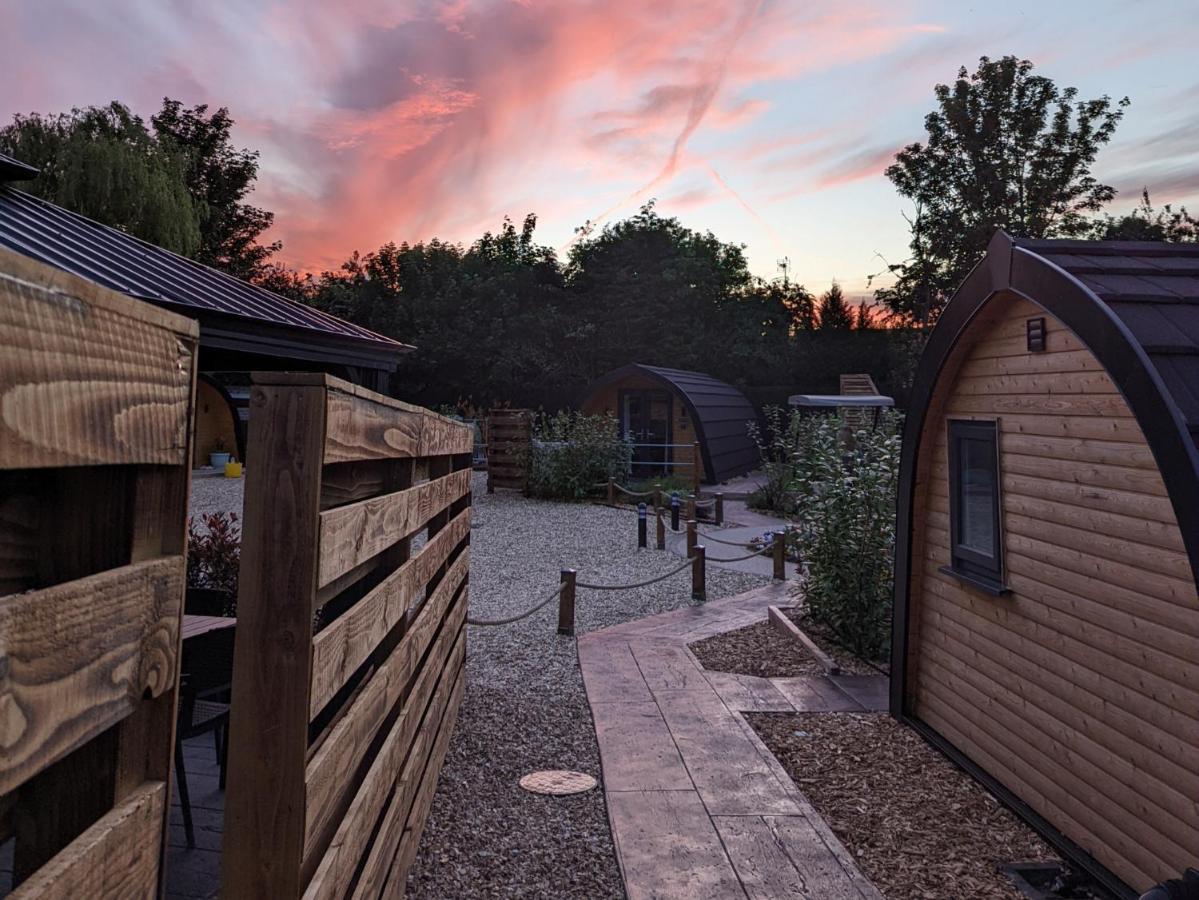 Peacock Lake Glamping Nottingham Exterior photo